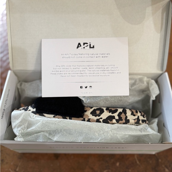 APL Shearling Slide Sandal/Slippers - Picture 2 of 5